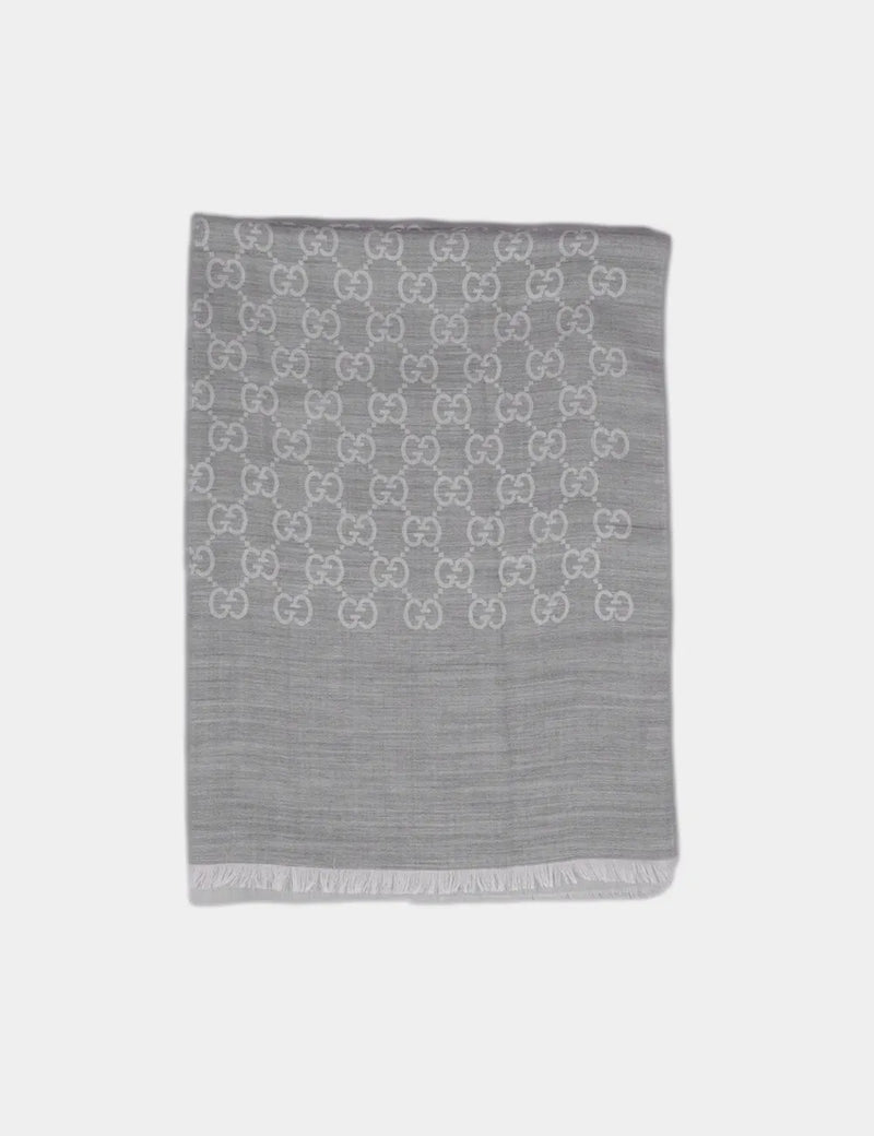 Gucci Large GG Jacquard Pattern Knitted Scarf (Light Gray)